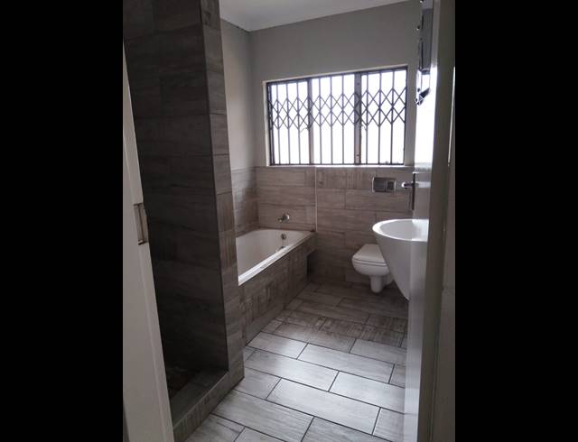 5 BEDROOM HOUSE FOR SALE IN BIRCHLEIGH NORTH